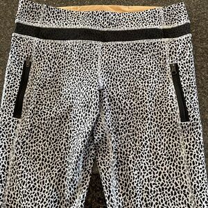 Lululemon Inspire Tight, Black and White Splatter Mesh Leggings, Size 8